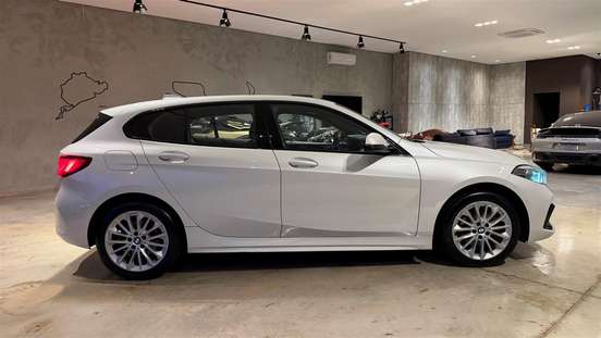 BMW-118i-2020