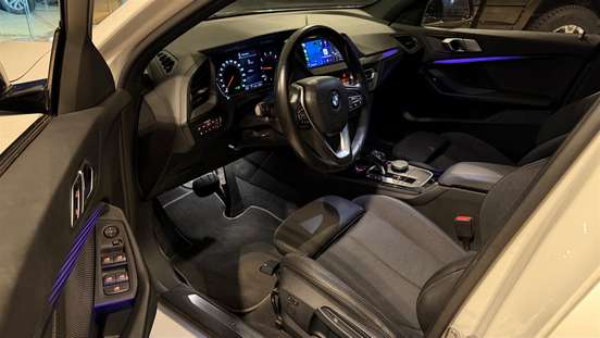 BMW-118i-2020