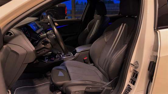 BMW-118i-2020