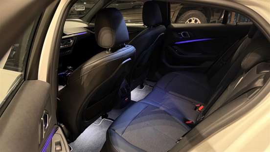 BMW-118i-2020