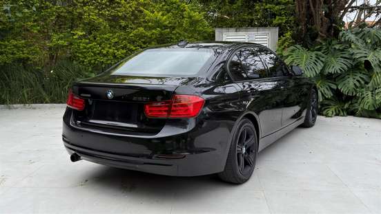 BMW-320i-2015