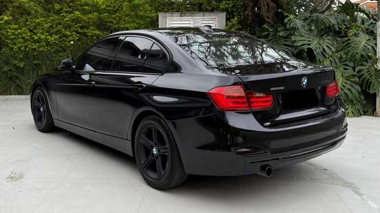 BMW-320i-2015