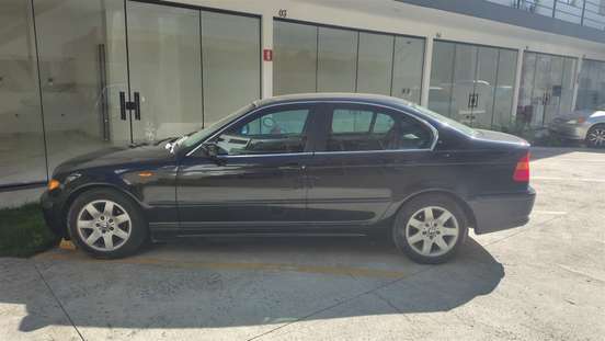 BMW-320i-2002