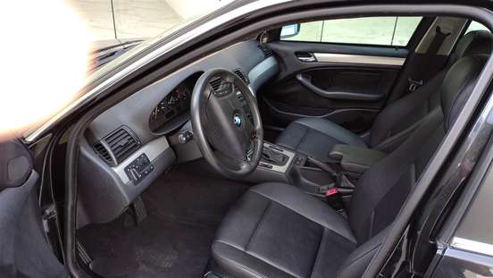BMW-320i-2002