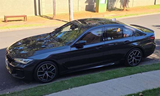 BMW-530e-2021