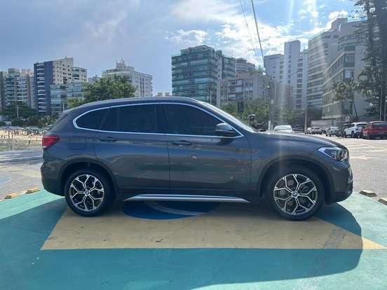 BMW-X1-2021