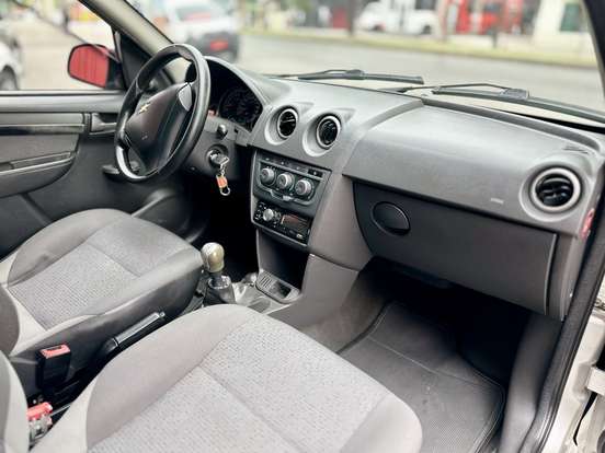 CHEVROLET-CELTA-1.0 MPFI LS 8V FLEX 4P MANUAL CHEVROLET-CELTA-2013