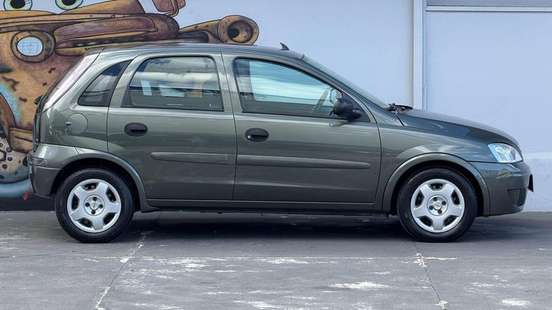 CHEVROLET-CORSA-2011