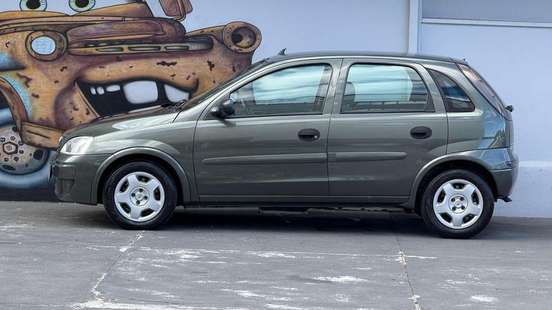 CHEVROLET-CORSA-2011