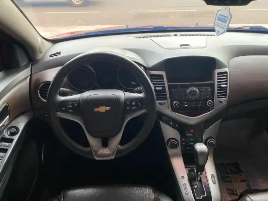 CHEVROLET-CRUZE-2015