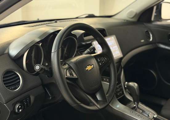 CHEVROLET-CRUZE-2011