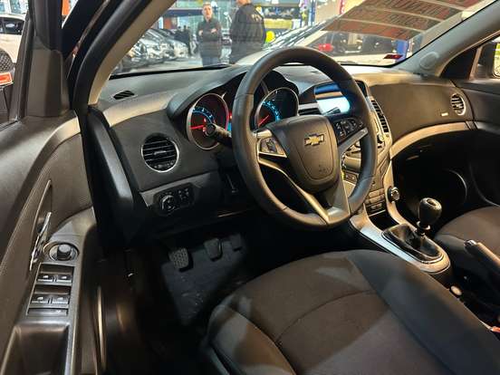 CHEVROLET-CRUZE-1.8 LT 16V FLEX 4P MANUAL CHEVROLET-CRUZE-2012