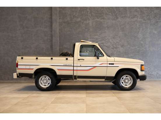 CHEVROLET-D20-1989