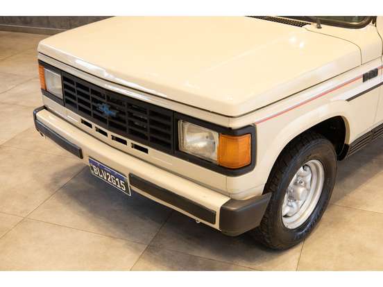CHEVROLET-D20-1989