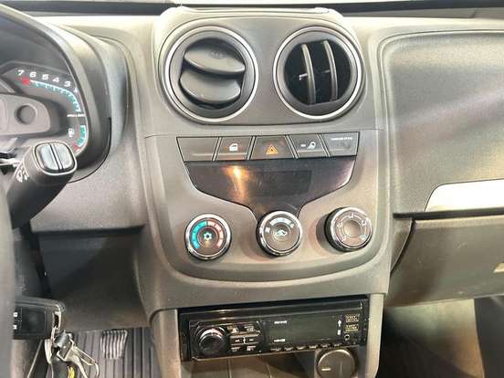CHEVROLET-MONTANA-2014