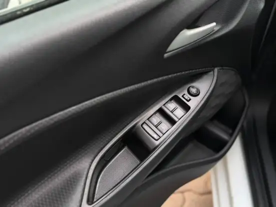 CHEVROLET-ONIX-2023