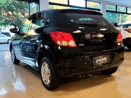 CHEVROLET-ONIX-1.0 MPFI LT 8V FLEX 4P MANUAL CHEVROLET-ONIX-2014