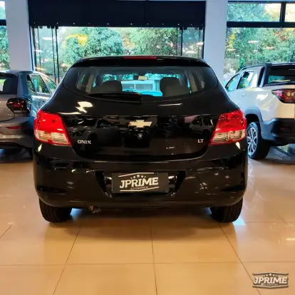 CHEVROLET-ONIX-2014