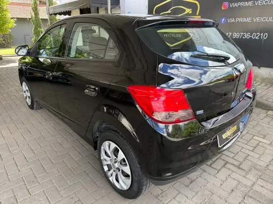 CHEVROLET-ONIX-1.4 MPFI LT 8V FLEX 4P AUTOMÁTICO CHEVROLET-ONIX-2013