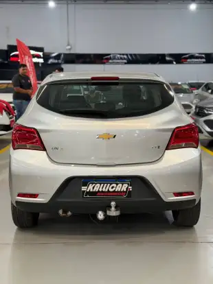 CHEVROLET-ONIX-2019