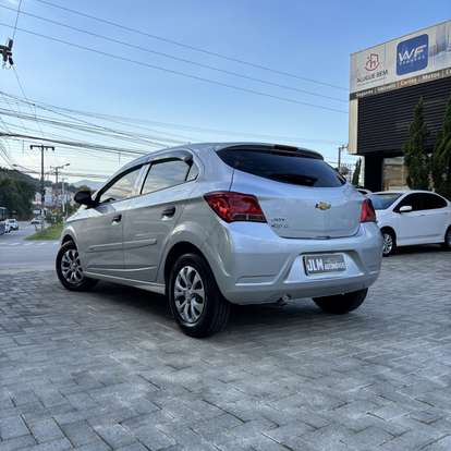 CHEVROLET-ONIX-2020