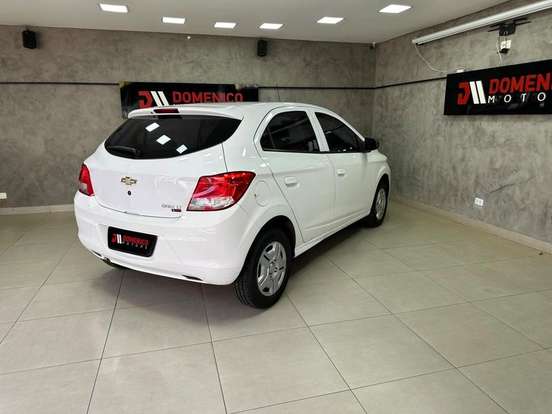 CHEVROLET-ONIX-2016