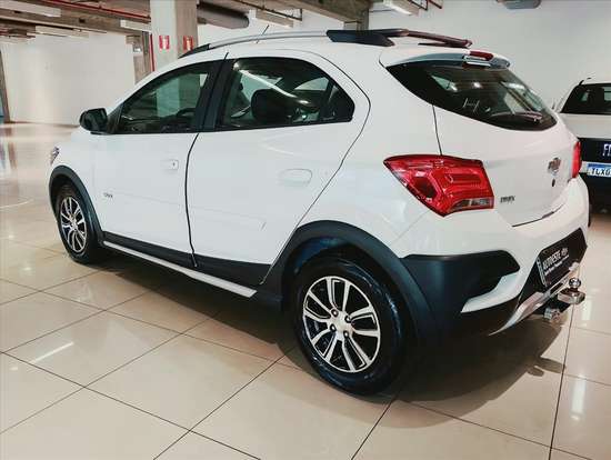 CHEVROLET-ONIX-1.4 MPFI ACTIV 8V FLEX 4P AUTOMÁTICO CHEVROLET-ONIX-2017