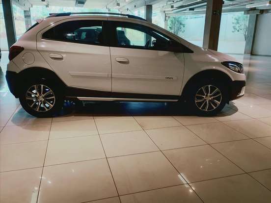 CHEVROLET-ONIX-1.4 MPFI ACTIV 8V FLEX 4P AUTOMÁTICO CHEVROLET-ONIX-2017