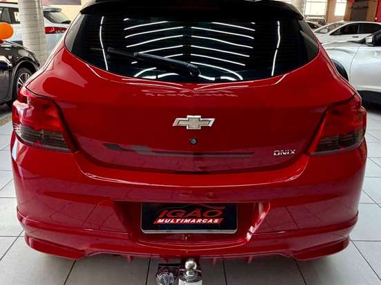 CHEVROLET-ONIX-2015
