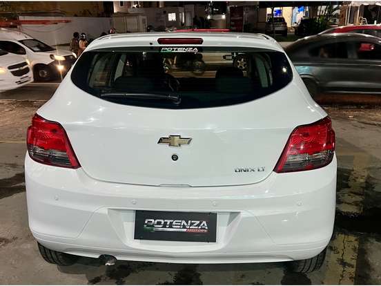 CHEVROLET-ONIX-2016