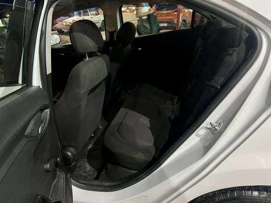 CHEVROLET-ONIX-2016