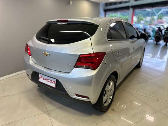 CHEVROLET-ONIX-2018
