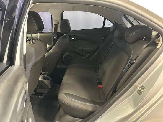CHEVROLET-ONIX-2018