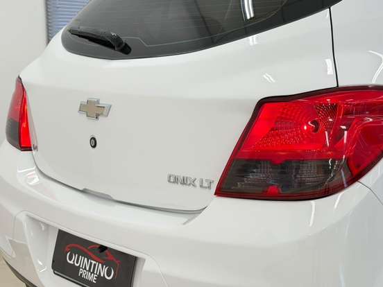 CHEVROLET-ONIX-2013