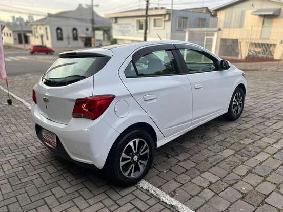 CHEVROLET-ONIX-2017