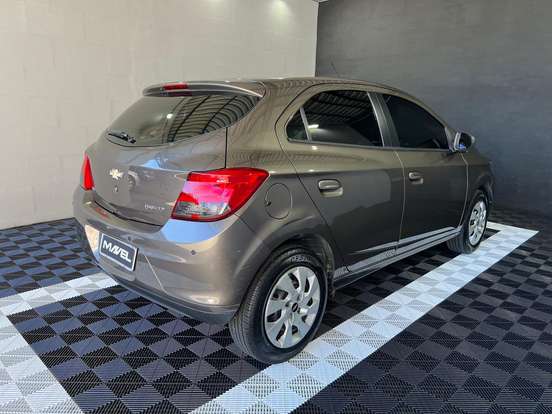 CHEVROLET-ONIX-2014
