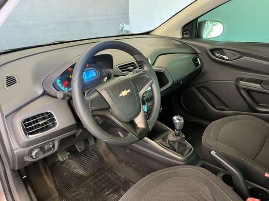 CHEVROLET-ONIX-2014