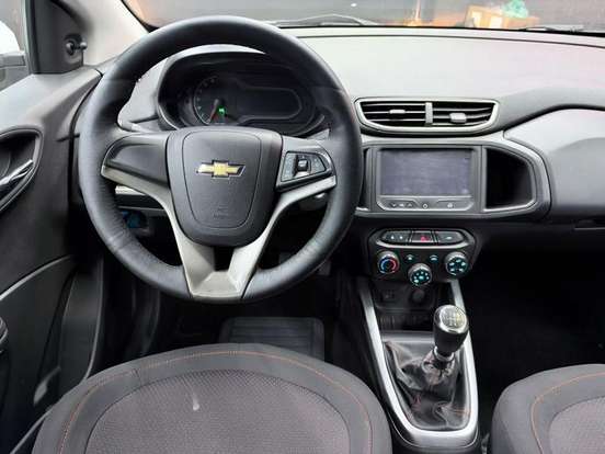 CHEVROLET-ONIX-2015