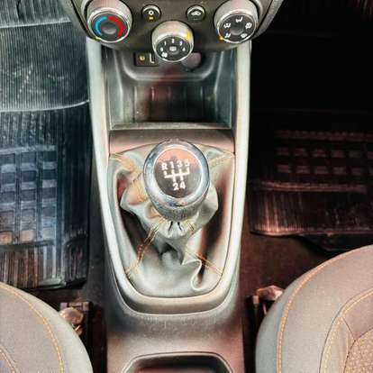 CHEVROLET-ONIX-2013