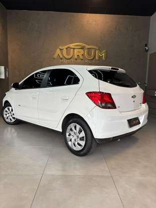 CHEVROLET-ONIX-1.4 MPFI LT 8V FLEX 4P MANUAL CHEVROLET-ONIX-2014