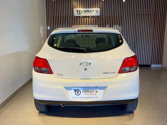CHEVROLET-ONIX-1.4 MPFI LTZ 8V FLEX 4P AUTOMÁTICO CHEVROLET-ONIX-2014