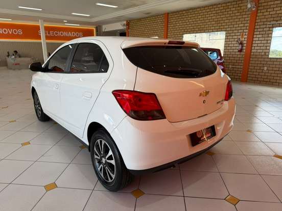 CHEVROLET-ONIX-2015