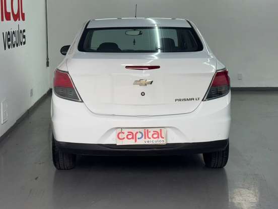 CHEVROLET-PRISMA-2014