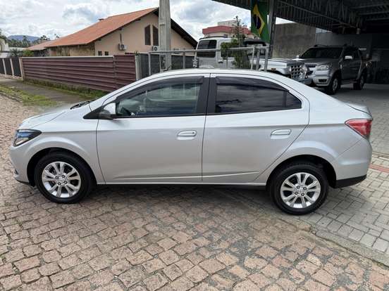 CHEVROLET-PRISMA-2015
