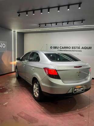 CHEVROLET-PRISMA-2014