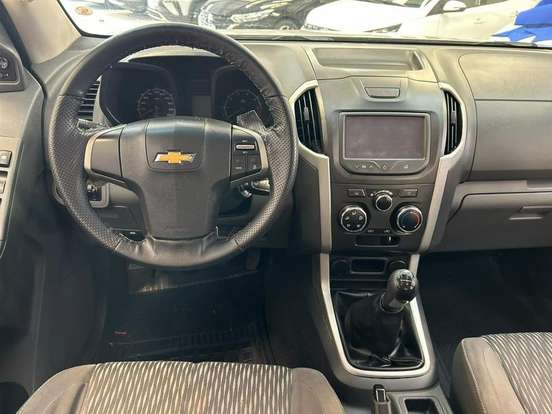 CHEVROLET-S10-2.4 ADVANTAGE 4X2 CD 8V FLEX 4P MANUAL CHEVROLET-S10-2015