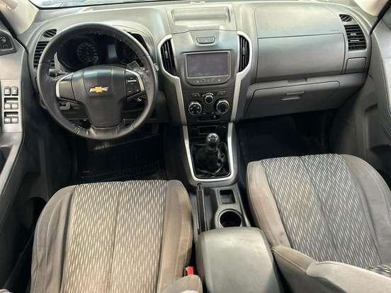 CHEVROLET-S10-2.4 ADVANTAGE 4X2 CD 8V FLEX 4P MANUAL CHEVROLET-S10-2015