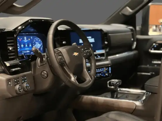 CHEVROLET-SILVERADO-5.3 V8 GASOLINA 1500 HIGH COUNTRY 4X4 AUTOMÁTICO CHEVROLET-SILVERADO-2025