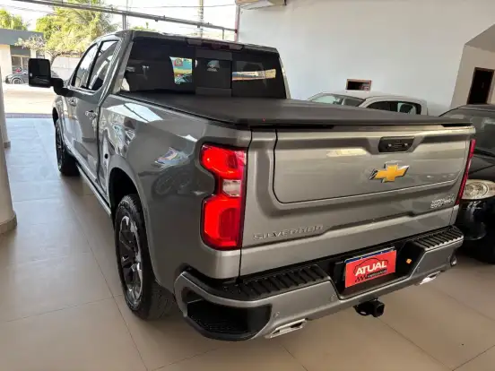 CHEVROLET-SILVERADO-5.3 V8 GASOLINA 1500 HIGH COUNTRY 4X4 AUTOMÁTICO CHEVROLET-SILVERADO-2025