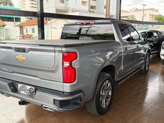 CHEVROLET-SILVERADO-5.3 V8 GASOLINA 1500 HIGH COUNTRY 4X4 AUTOMÁTICO CHEVROLET-SILVERADO-2025